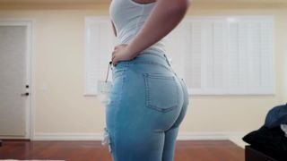 bri martinez the perfect jeans for curvy girls