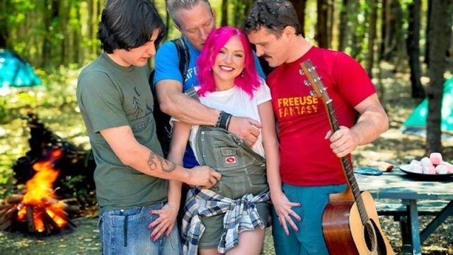 Gracie Gates Share Your Girlfriend Camper Cutie Bathed In Cum Bigtits Outdoor Gangbang Hardcore Gay Bath House Porn